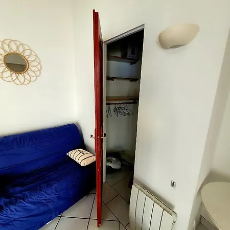 Studio Pratique, Proche De
